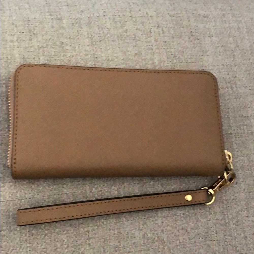 Michael Kors Wallet - Picture 2 of 5